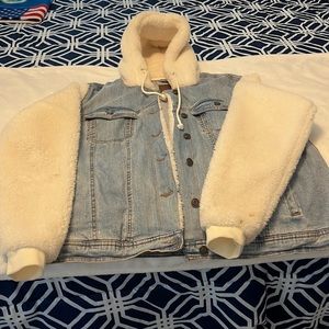 Denim jacket with fur